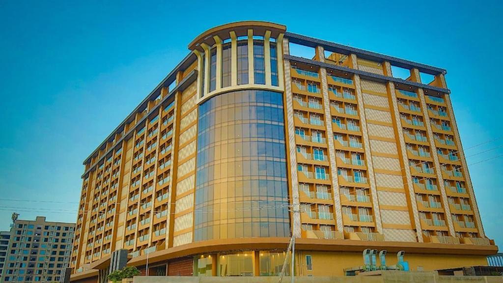 Weekend Address Managed By Global Hospitality Aparthotel Surat Exterior photo